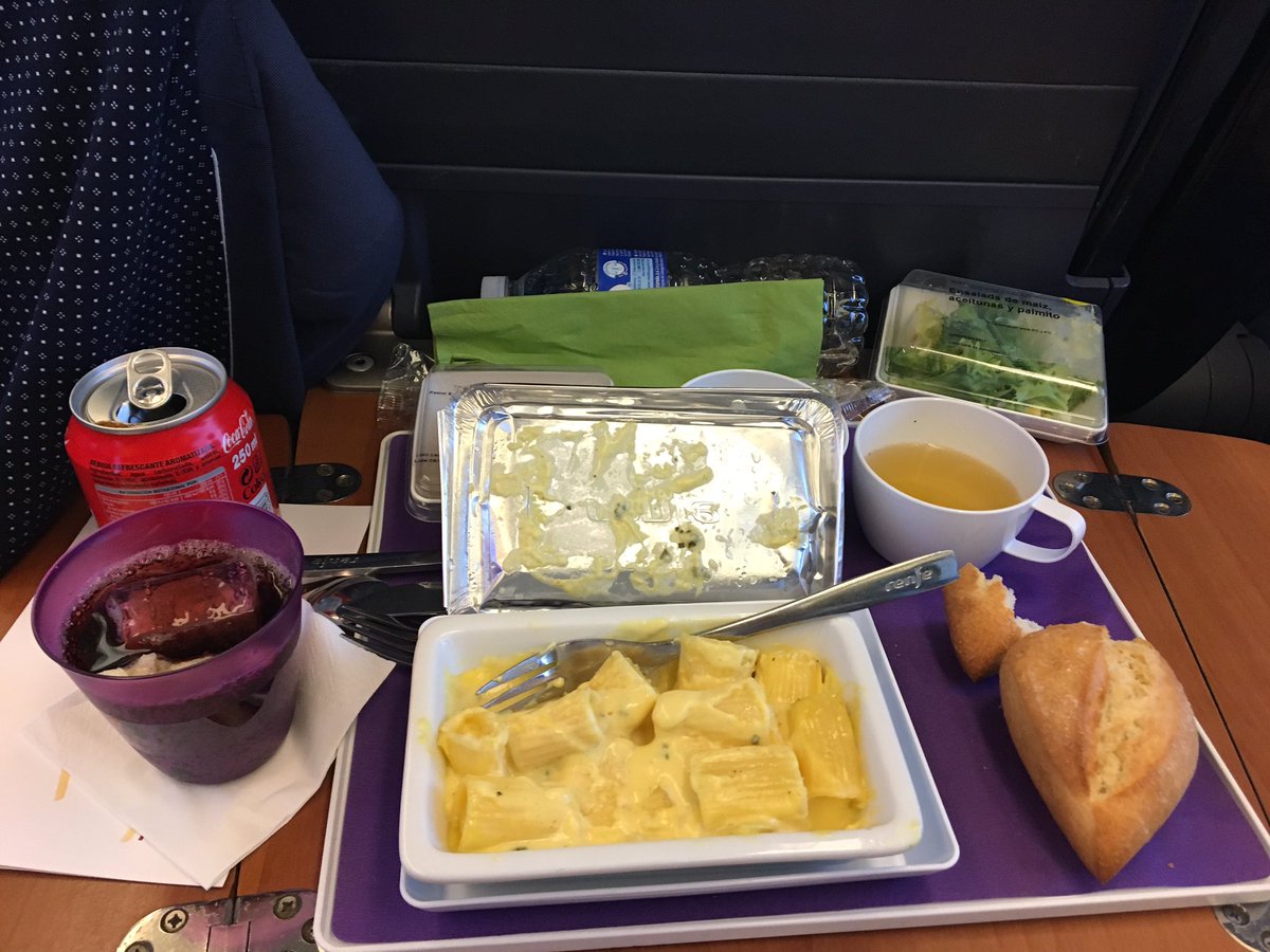 nach699's tweet photo. Hoy viaje #Madrid #Malaga #ave Temporada de trabajo 2017 @Renfe https://t.co/rV4p2tAf1K