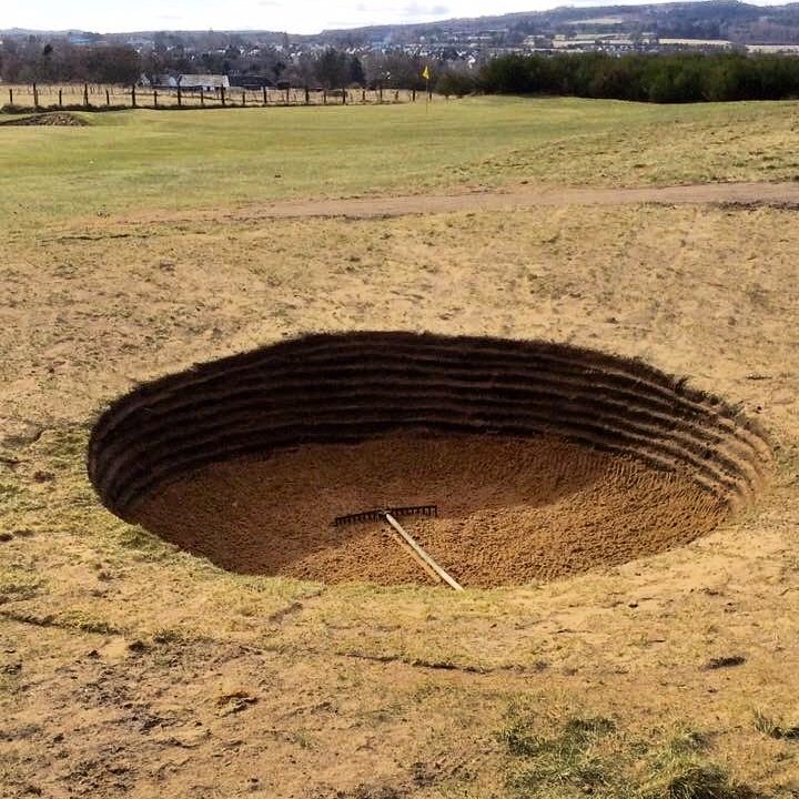 TainGolfClub's tweet photo. Some great bunker work done by our guys ! https://t.co/kt84WoZBte