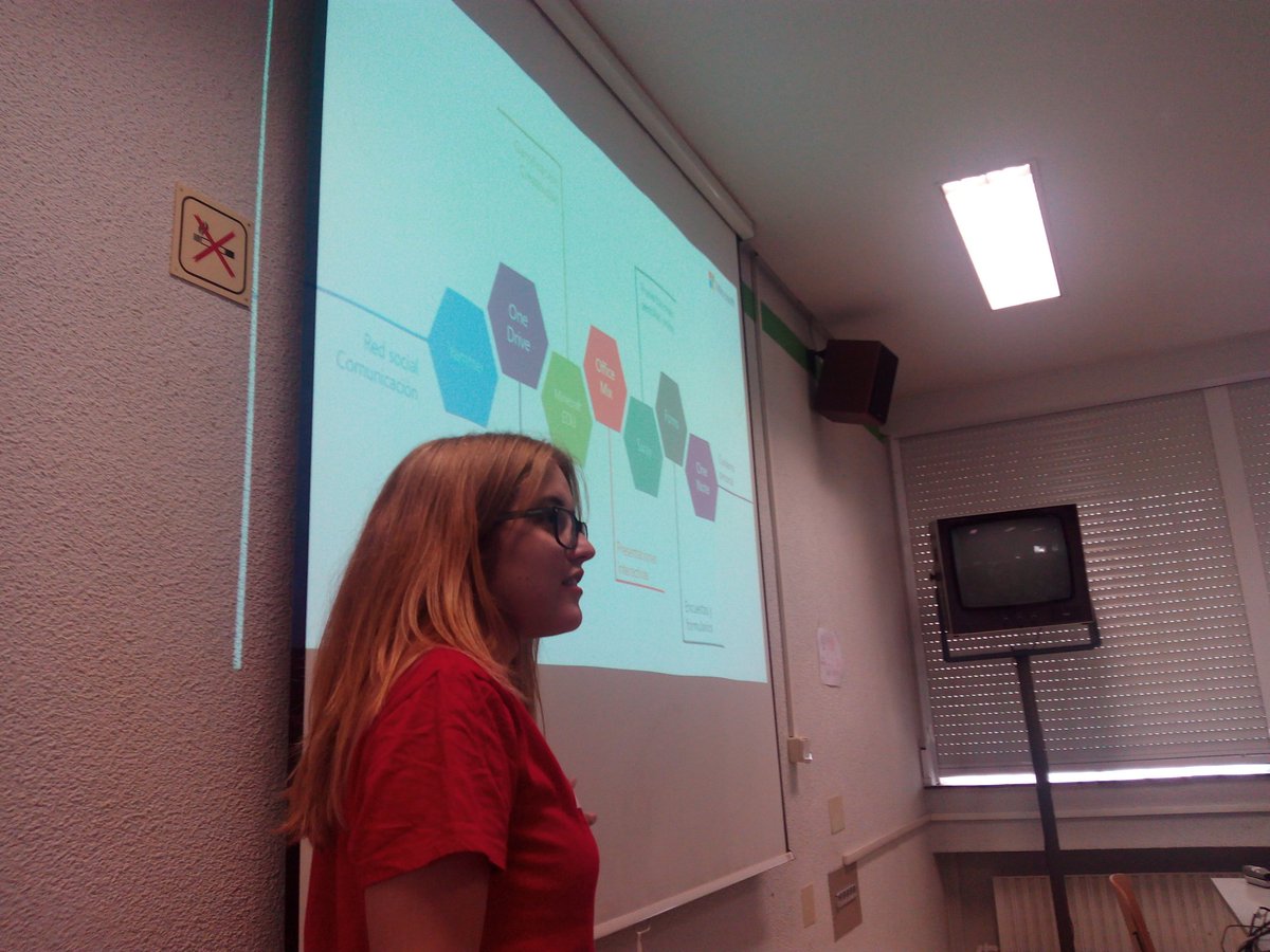 VRS_Trainer's tweet photo. Ha sido un placer estar hoy con  #ticdoblegradouam , seguir siendo curios@s y no dejéis de aprender. #UAMMICRO17 
@Grupo_AEd https://t.co/gr37QgiVEc