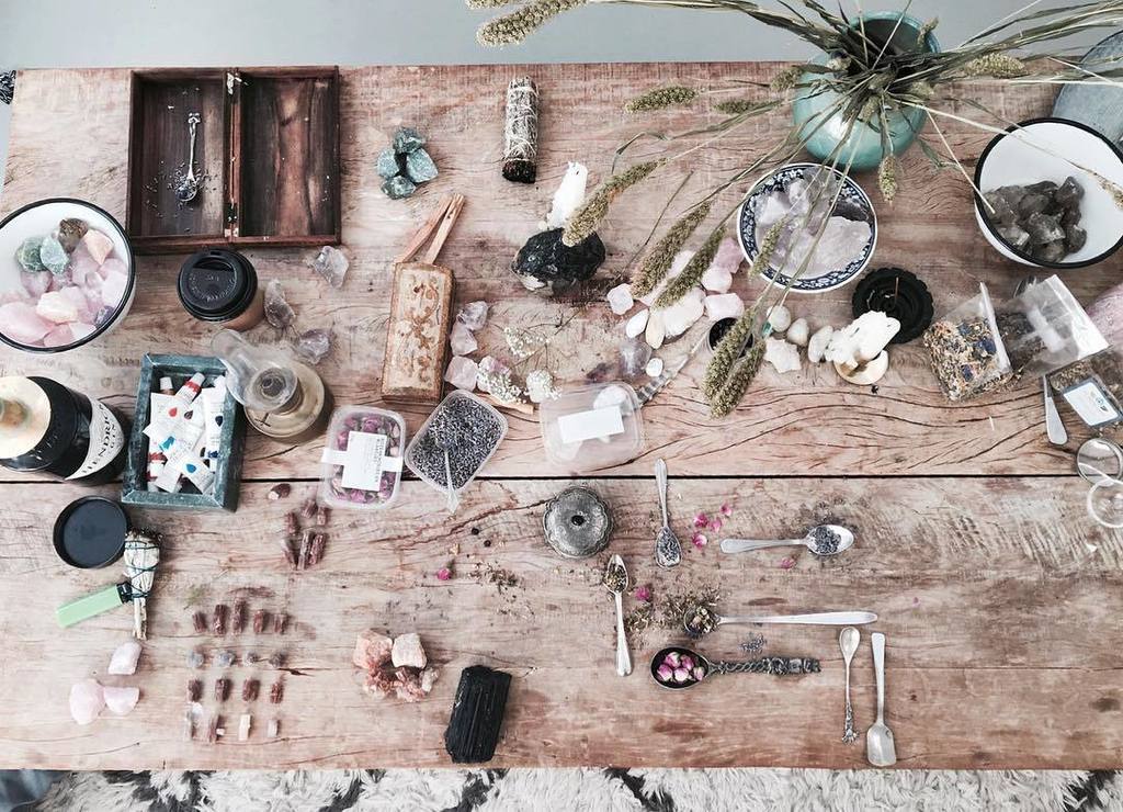 PortraitHaarlem's tweet photo. Our Playground #lastweeksshoot #stylingbyprojects #rockyourworld# #gemstones
#styling 
#love https://t.co/iiPGw5oBx3 | https://t.co/qe97NYhzgu