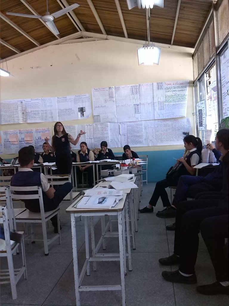 lnamd1968's tweet photo. Feria Exposicion  4to "A"culminacion del Segundo Lapso de Proyectos de Aprendizaje https://t.co/pinp06uCZW