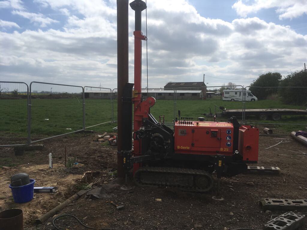 Securepiling's tweet image. Installing 225kn piles 220mm x 15meter using a Cobra D500 with a 400kg drop hammer. Extension for extra living space. #piling #TheTradesHub