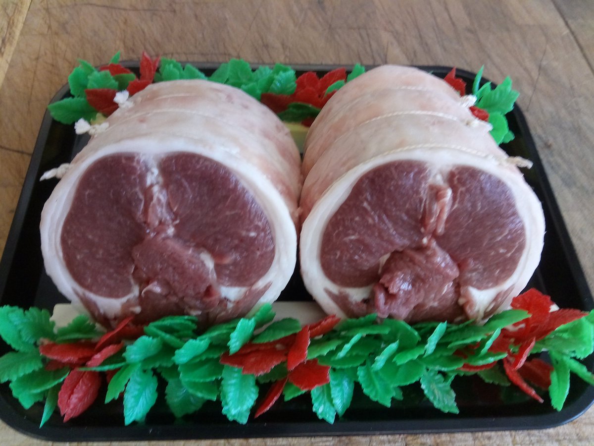 Boneless saddle of lamb 
#slaminthelamb
<a href="/DalzielLtd/">Dalziel</a> @Simplybeeflamb