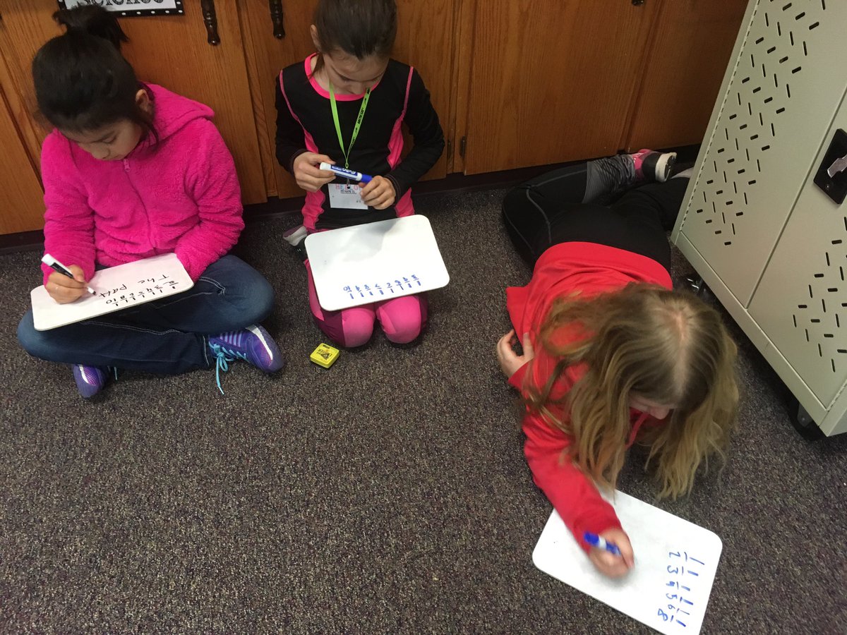 MsDarling3's tweet photo. Putting fractions with the same numerator in order is hard work, good thing we are so smart! #MsDs3s #Gfpsla https://t.co/tqdt79lfKT
