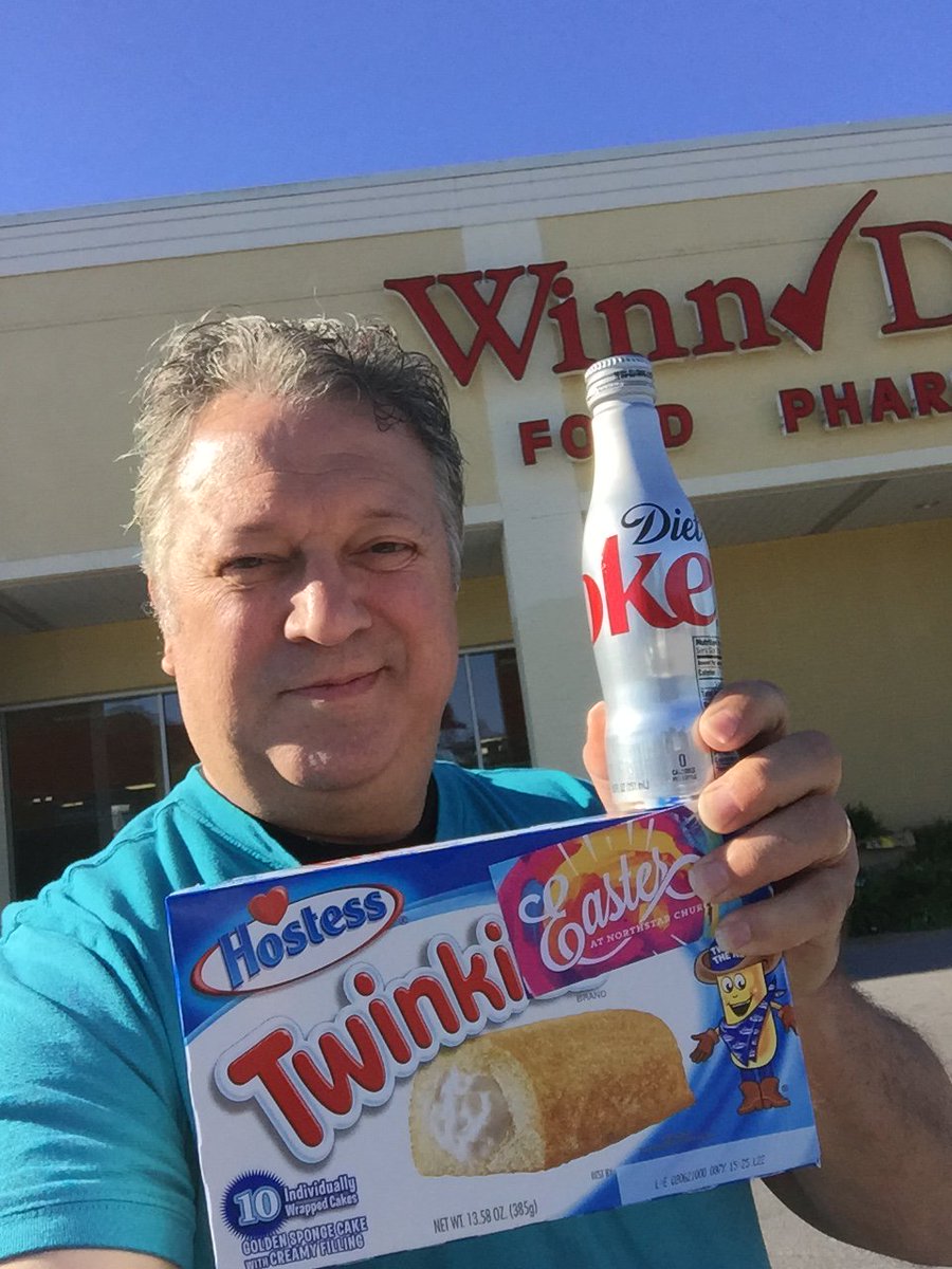 roymansfield's tweet photo. After grabbing a healthy breakfast I invited my cashier to church. #SheSaidI'mDefinitelyComing! #BringingMyGrandkidsToo #EasterAtNorthstar https://t.co/Rt7TUyqsOh