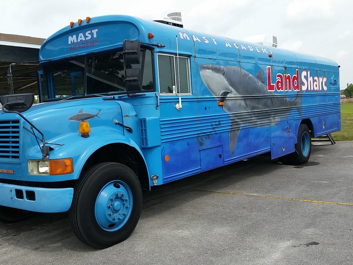 Thanks <a href="/MAST_Academy/">MAST</a> for bringing Investigation &amp; Discovery to CES <a href="/MDCPS/">Miami-Dade Schools</a> @MiamiSup @NROSup <a href="/NROPierre_Louis/">Andy J. Pierre-Louis</a> <a href="/MDCPSNorth/">M-DCPS North Region</a> @STEMDesignation