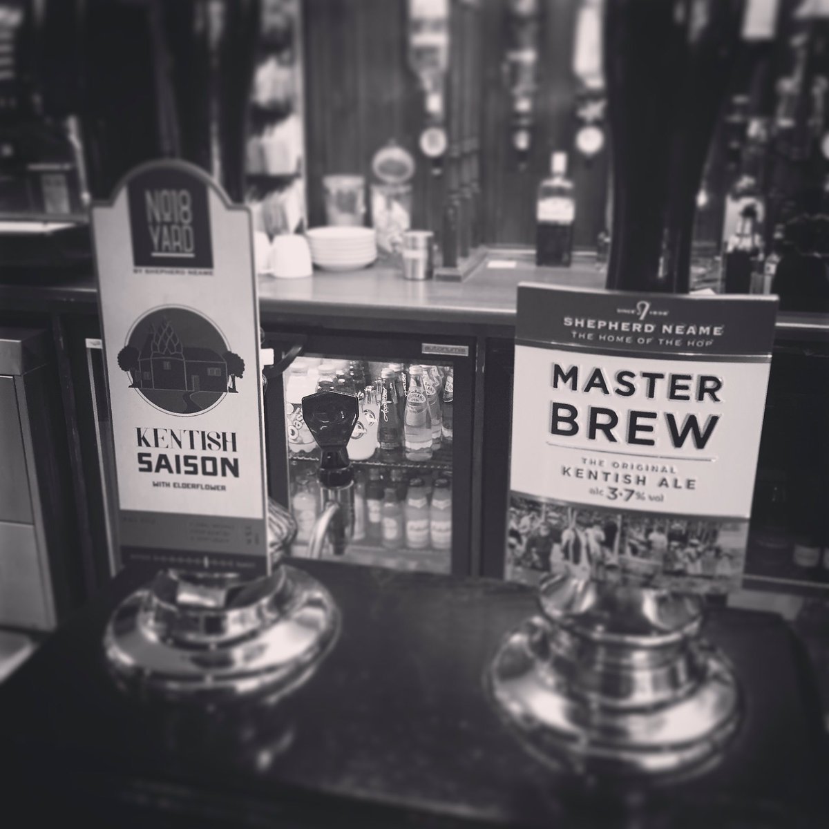 FoxbridgeGC's tweet photo. New ales on the bar for Spring... #springseasonal #kentish #elderflower #shepherdneame https://t.co/ARMh7GG2LT