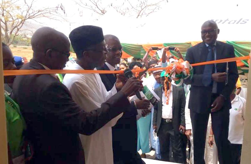 Nigeria’s Min of #Agric commissions ATASP-1 #Youth Training Center 4 Agribiz in Abuja <a href="/ataspNigeria/">ATASP-1</a> <a href="/FmardNg/">Fed Min of Agric & Food Security</a> <a href="/IITA_CGIAR/">IITA</a>