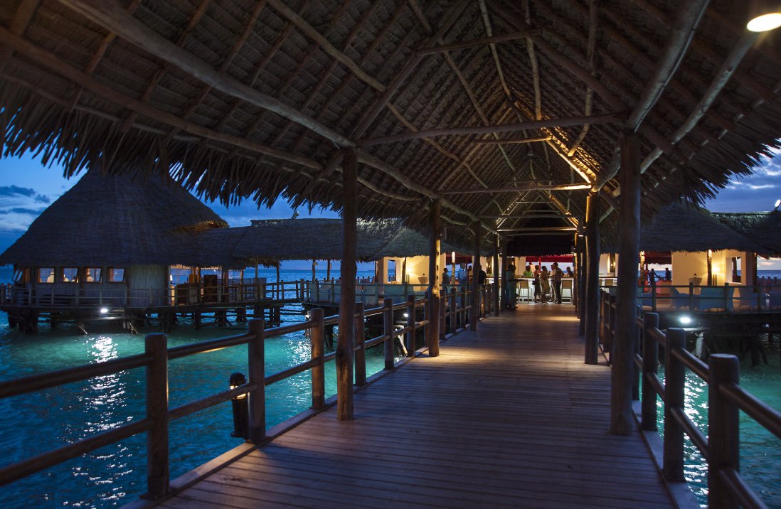 Every day there is a unique  atmosphere  at Jetty at Diamonds La Gemma dell'Est 
#events #nightlife #zanzibar #lagemmadellest