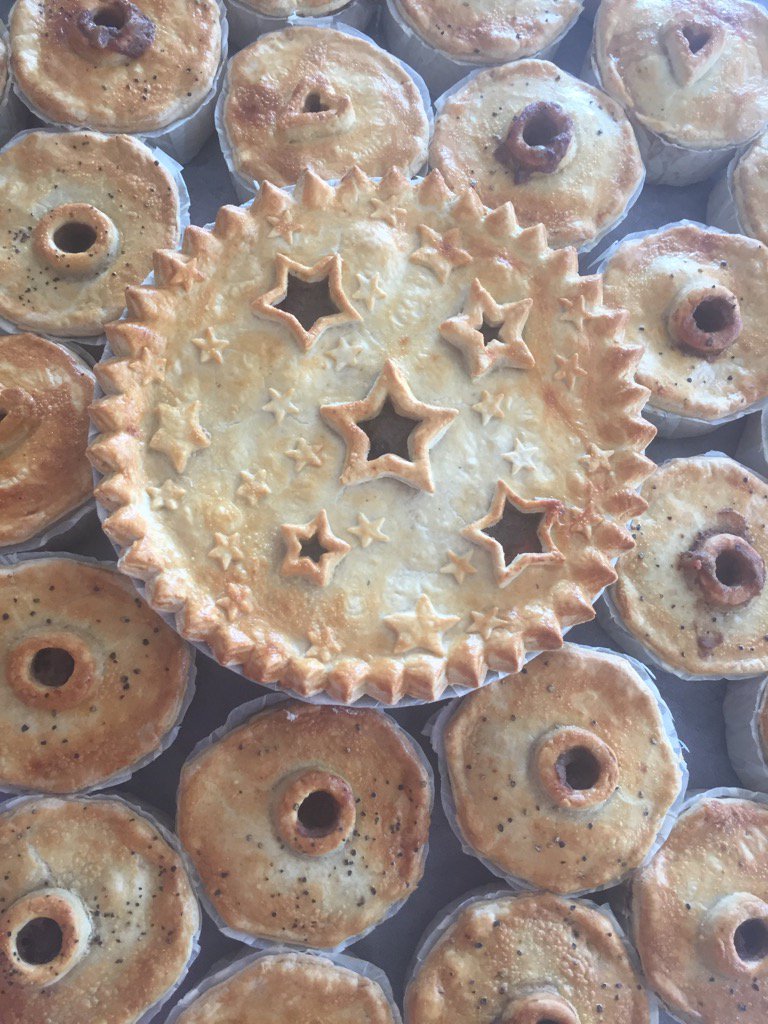 FromBensKitchen's tweet photo. @ThePigGuide .
If Carlsberg made pies....x https://t.co/ZBLSgmpyLY