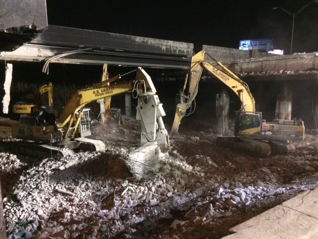 DHGriffinCo's tweet photo. DH Griffin Wrecking working 24/7 on demo &amp; cleanup. #i85bridgecollapse #bridgedemo #atlantatraffic #dhgriffinco https://t.co/PzXrzeVpXQ