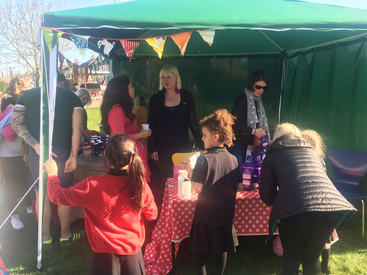 tonyrywenschool's tweet photo. Collecting their prizes! #easteregghunt #teamtyy #welldonewinners https://t.co/aq3GFcxR0f