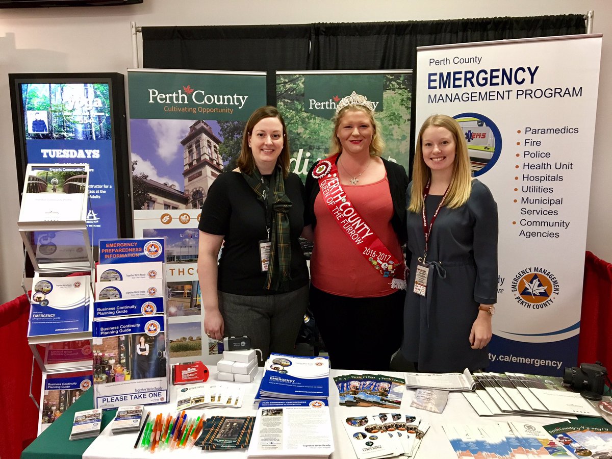 PerthCoTourism's tweet photo. We met 👑royalty👑 @CDX2017 🐄 So lovely to meet @PerthCtyQFurrow today! #PerthCounty #dairyxpo #stratfordOn https://t.co/tSCI1OMn8r