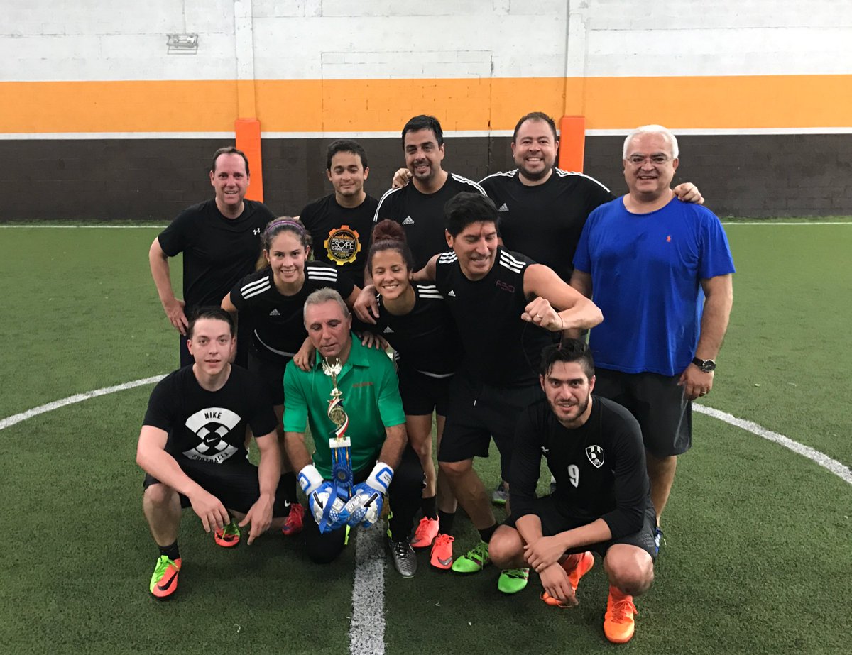 LuisOmarTapia's tweet photo. Talentos FC campeón del primer torneo interno de @UnivisionSports con goles @bambam9oficial @@XaviSol_ @RodolfoLanderos y @AdrianaMonsalve https://t.co/gZpAARFjpo