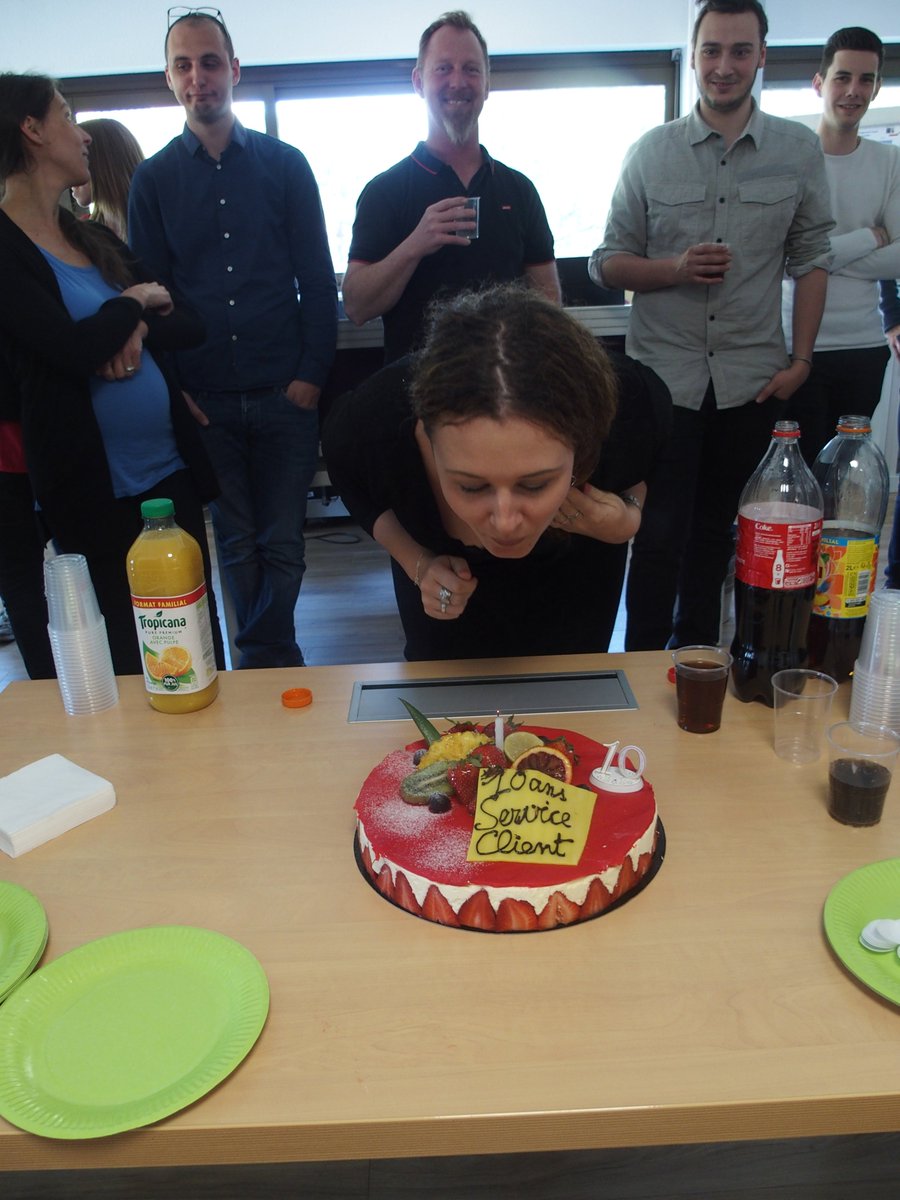 f_moraz's tweet photo. #10ansServiceClient -- tout le MGP SO réunit à l'occasion de l anniversaire du Service Client à Toulouse et Dax !!!!🎂 https://t.co/1mP2A7BEye