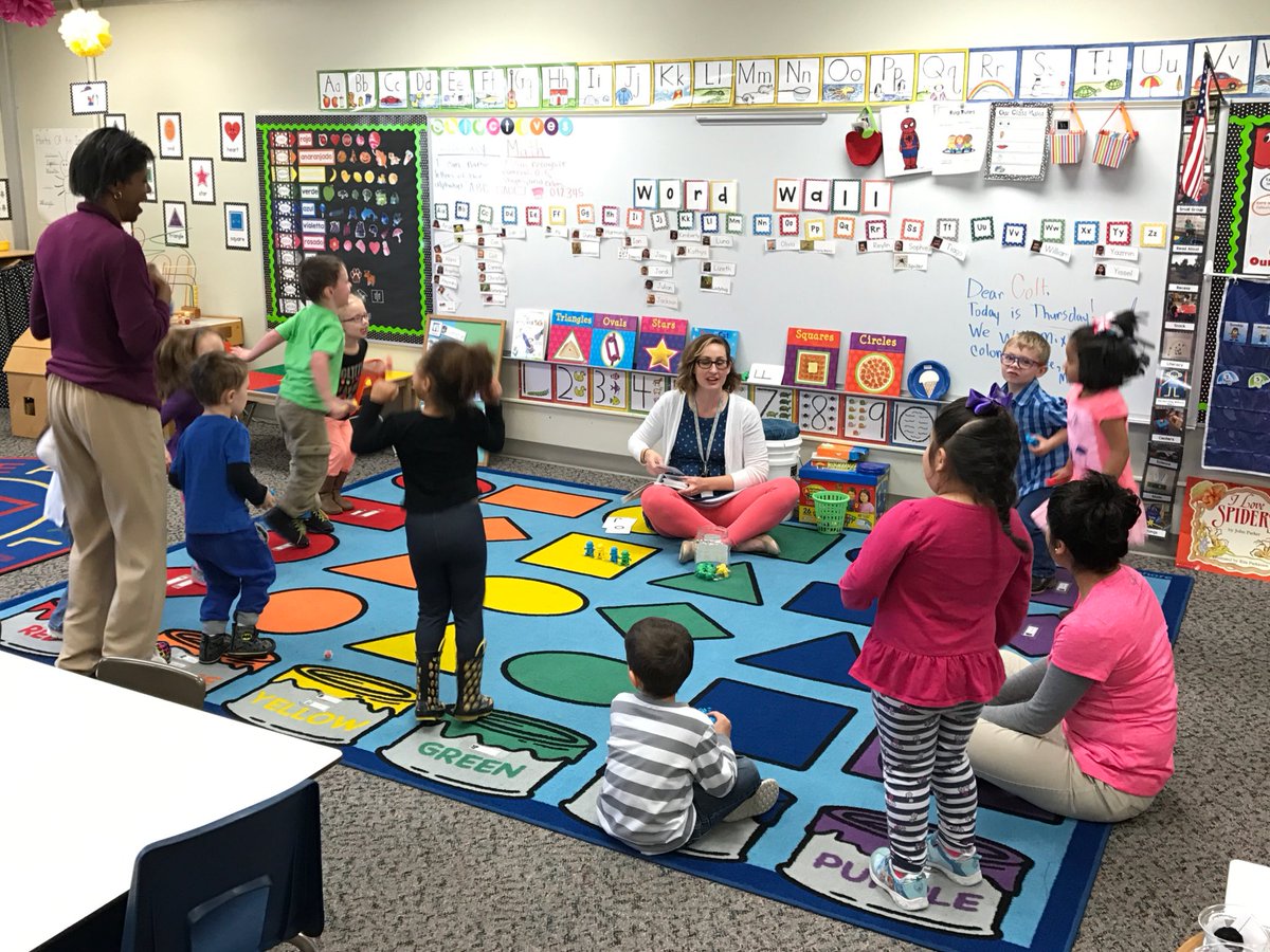 KevinCaseDSD's tweet photo. #NoMoreMomkeysJumpingOnTheBed fun this morning at #MaynardMonkeys #EarlyLearning #KansansCan #KindergartenReadiness @ksdehq  @Emporia253 https://t.co/b8k24I6Dwo