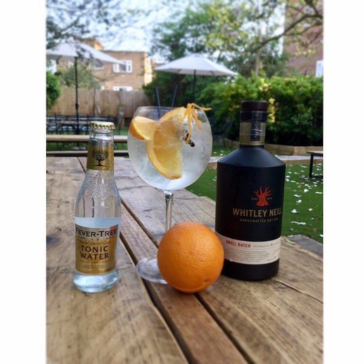 TheCoach_Barnes's tweet photo. Thursday's are perfect for a @WhitleyNeill and @FeverTreeMixers in our lovely new garden 🍻🍴 #placetobe https://t.co/qrFoF2Lxj2