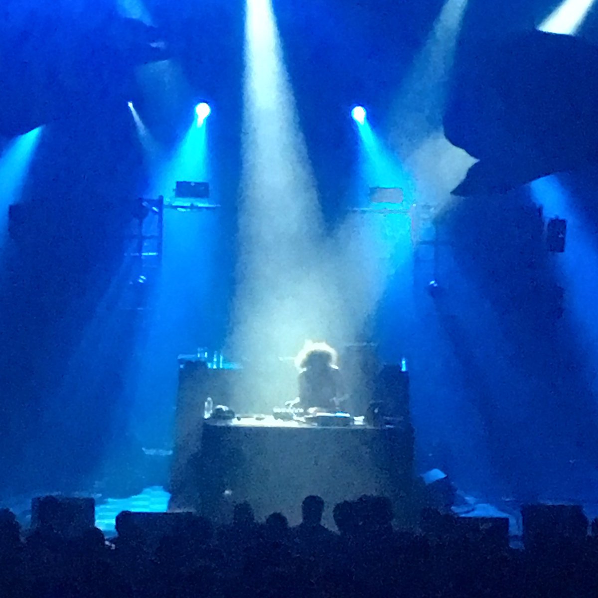 djmamania's tweet photo. @GASLAMPKILLER is on point! #runtheworldtour @runjewels https://t.co/KdnBrsZ0nS