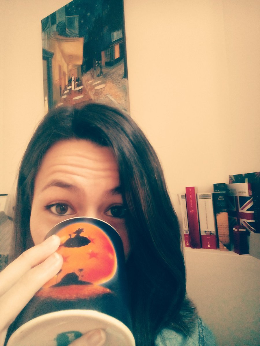 albacs87's tweet photo. Haciendo un kit-kat con tu taza @Juanitoarco13 te quiero inglesitooooo miooo!!Te veo dentro de un rato! https://t.co/izhAXeXT3p