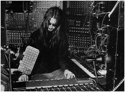 6 April 1953, Happy Birthday
Christopher Franke
(Tangerine Dream) 