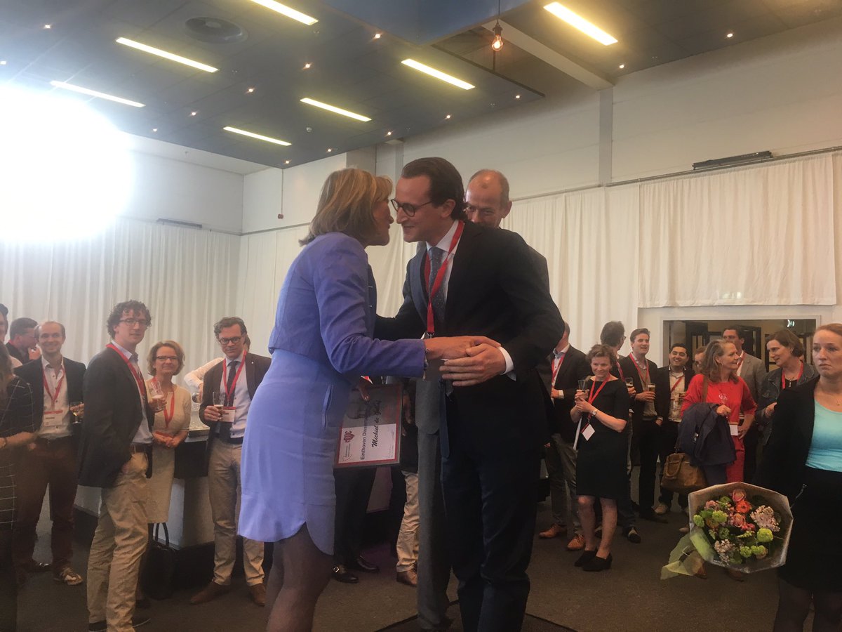 En de winnaar van de Einthoven dissertatie is Michiel de Graaf. Jong talent! #NVVC17