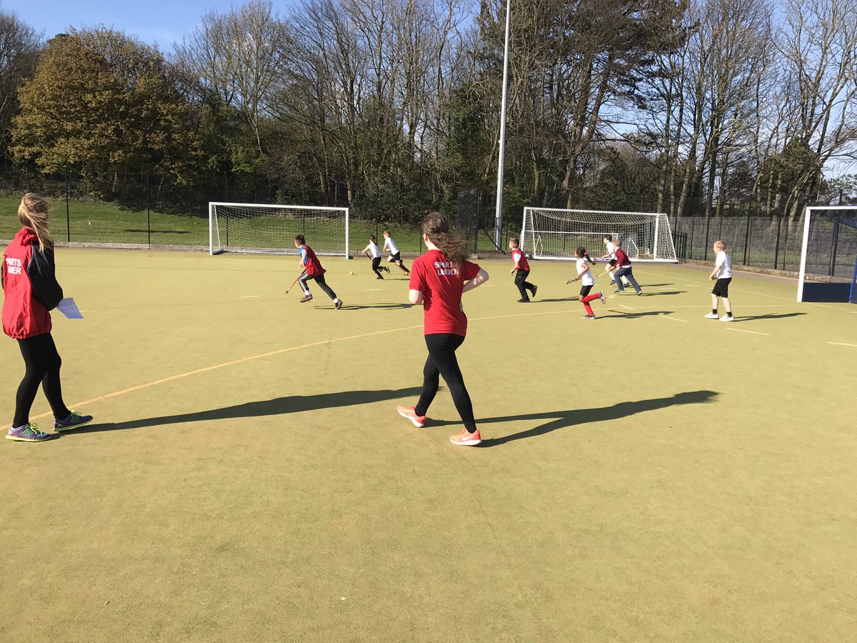 RyeWhitbySSP's tweet photo. Quick Sticks hockey #schoolgames #WorldPhysicalActivityDay #whitby https://t.co/tOfC0i1YQR