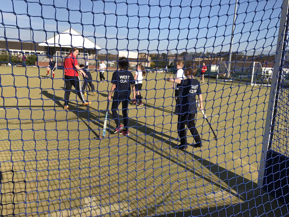 RyeWhitbySSP's tweet photo. Quick Sticks hockey #schoolgames #WorldPhysicalActivityDay #whitby https://t.co/tOfC0i1YQR