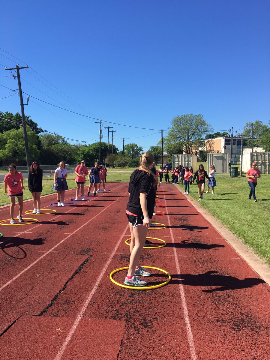ARSSTUCO2019's tweet photo. Hula Island at #Sisterlympics #Sisterlympics #STARsmart https://t.co/MfQypDuw89