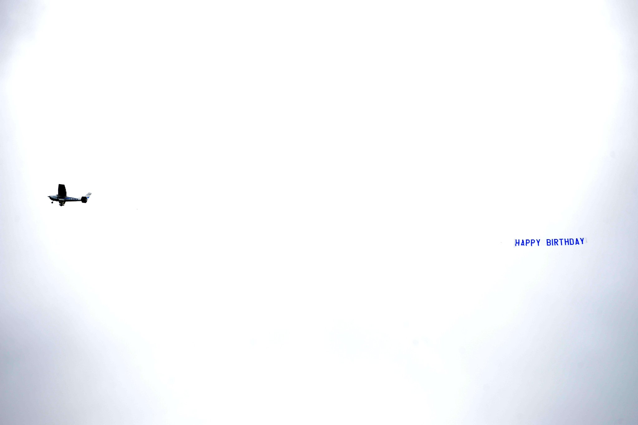 Happy birthday Bruce Dyer. Free beer and cake for everybody? 