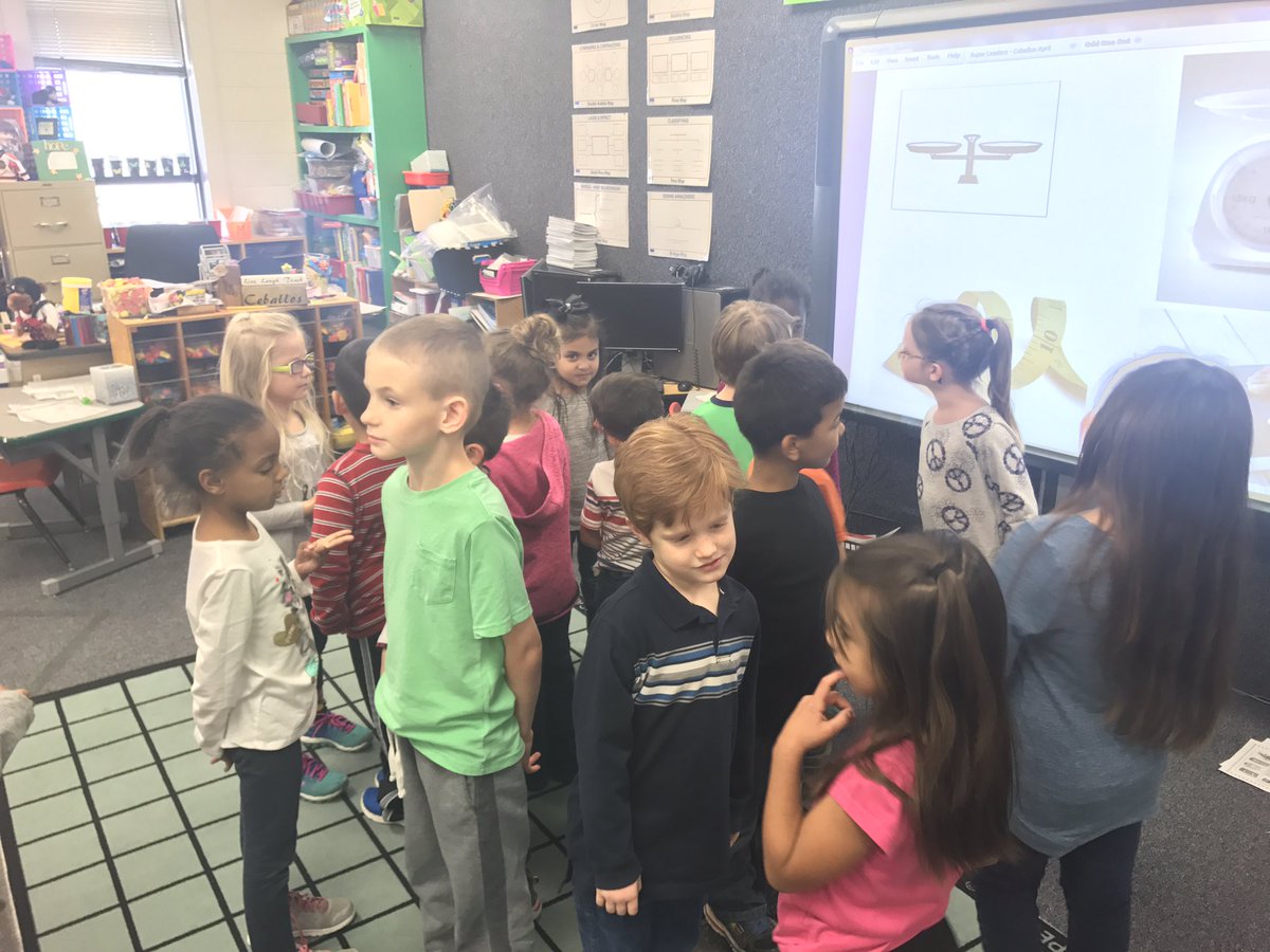 AshleyC2407's tweet photo. Learning loop with items of measurement @cullendercrew #cullendercrew #loboolympics17 #racing4thegold https://t.co/TclkcJUJdS