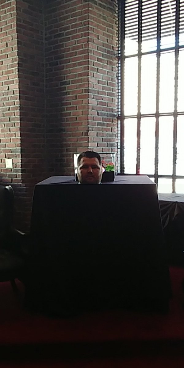 JBaileySTL's tweet photo. #lgg6kc eric lost his head for a bit https://t.co/GvObIvszNt