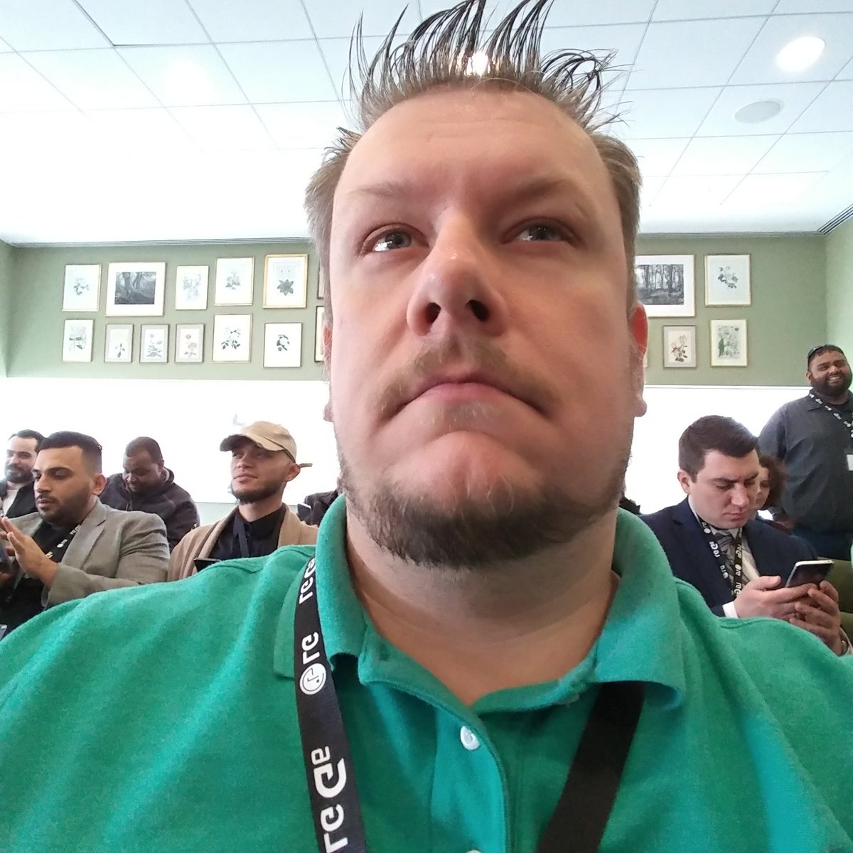 OpsMasterMind's tweet photo. Breakout session2 #autoshot takes pictures gesture free #LGG6CHI. https://t.co/kVm34S1LXv