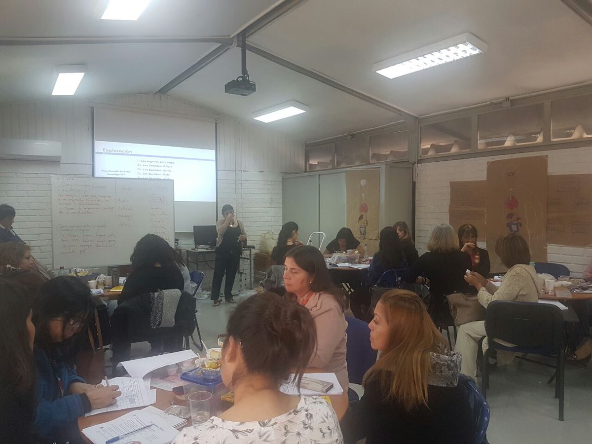 Muni_Stgo's tweet photo. Actualmente en 9 liceos tenemos educadores tradicionales haciendo prácticas interculturales #RecuperemoslaExcelencia #StgodeTodos #StgoEduca https://t.co/FzYsHwDiH8
