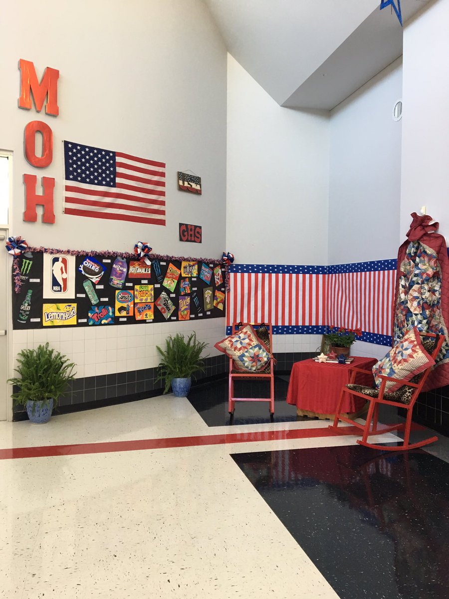 derijune's tweet photo. @gainesvilleisd MOH decor to honor our recipients! GHS! #MOH #veterans https://t.co/s1zOwuDbb2