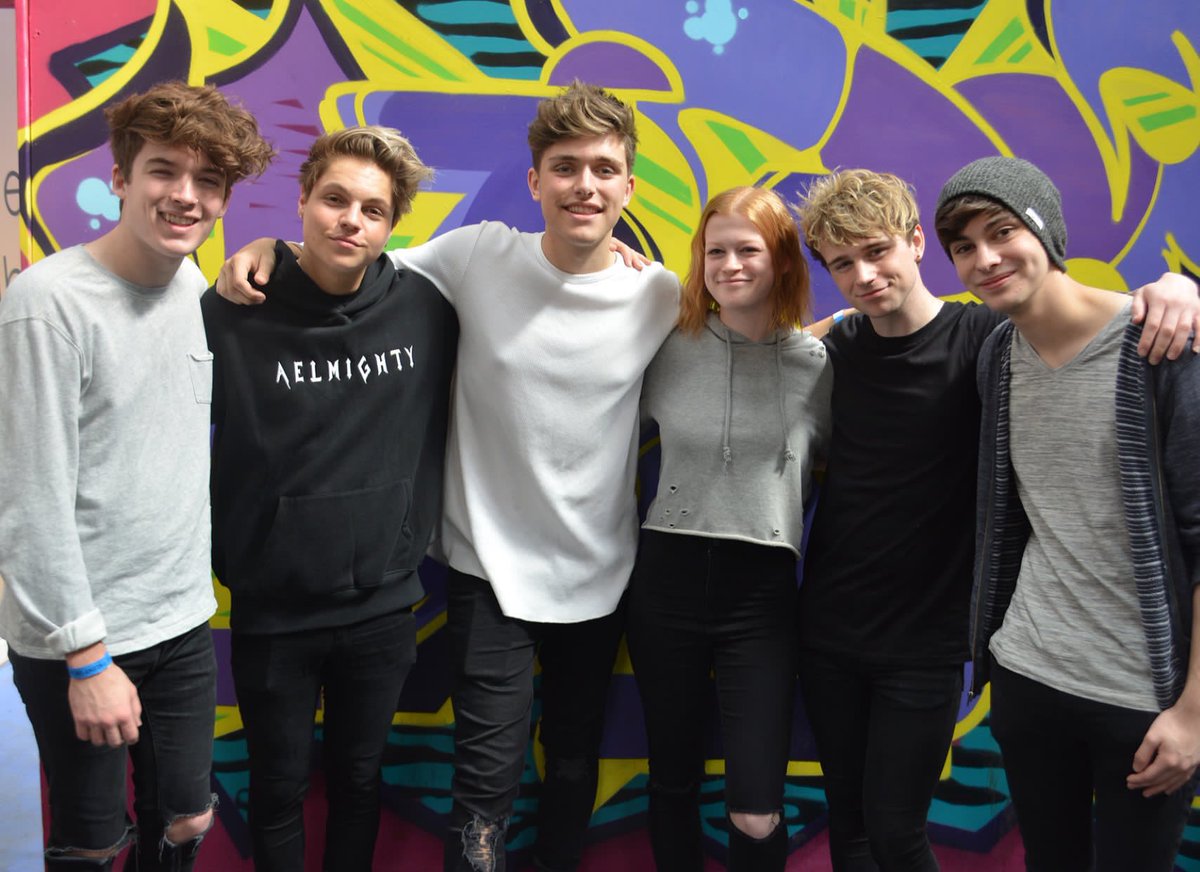 OAPhilippines's tweet photo. #OAUpdate • The boys with some fans from their latest gig! https://t.co/OIILD9uOjW