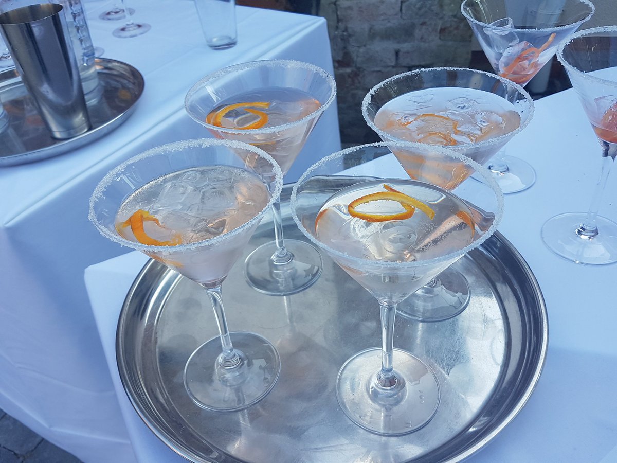 georgiademiward's tweet photo. Amazing atmosphere at @LegacyRoseCrown this evening for the opening of #TheOrangery. Orange martini anyone? 🍸 https://t.co/alZg6FZh4T