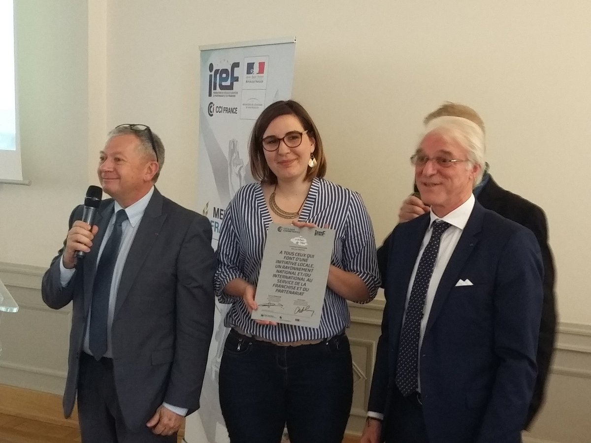 CCIAlsaceCW's tweet photo. Julie Ringeisen récompensée pour "les Crèches de Tilio par le Président de la CCI Jean-Luc Heimburger et le Président de l'Iref Michel Kahn https://t.co/5u2tKRUlqL