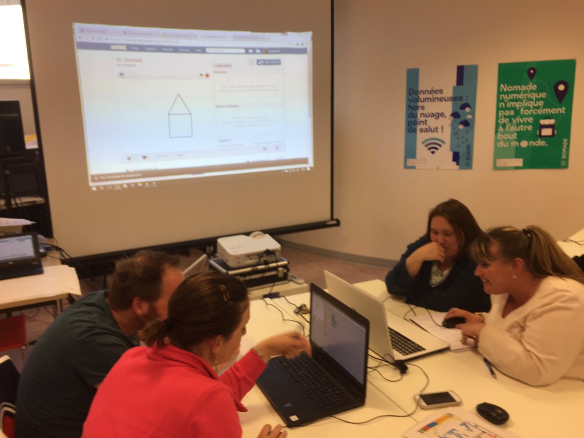 YannPoirson's tweet photo. Ce soir, on fait des #défis #defiscratchGeom2017 @scratch avec des collègues @Instant_Num70 et @Canope_70 https://t.co/3CP4y648QC