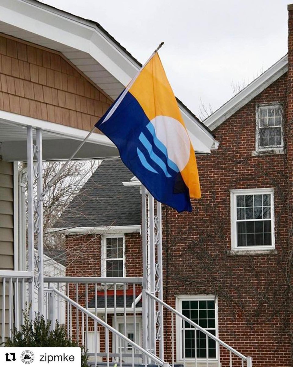 MilwaukeeFlag's tweet photo. #Repost @ZIPMKE
γ»γ»γ»
π·: Janeen Kagel
#ZIPMKE: 53207
#milwaukeeflag #mkeflag https://t.co/XMklydOMxg