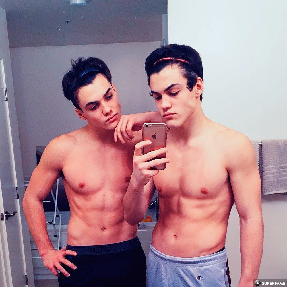 The Sprouse twins at age 15 vs the Dolan twins at age 15!😱