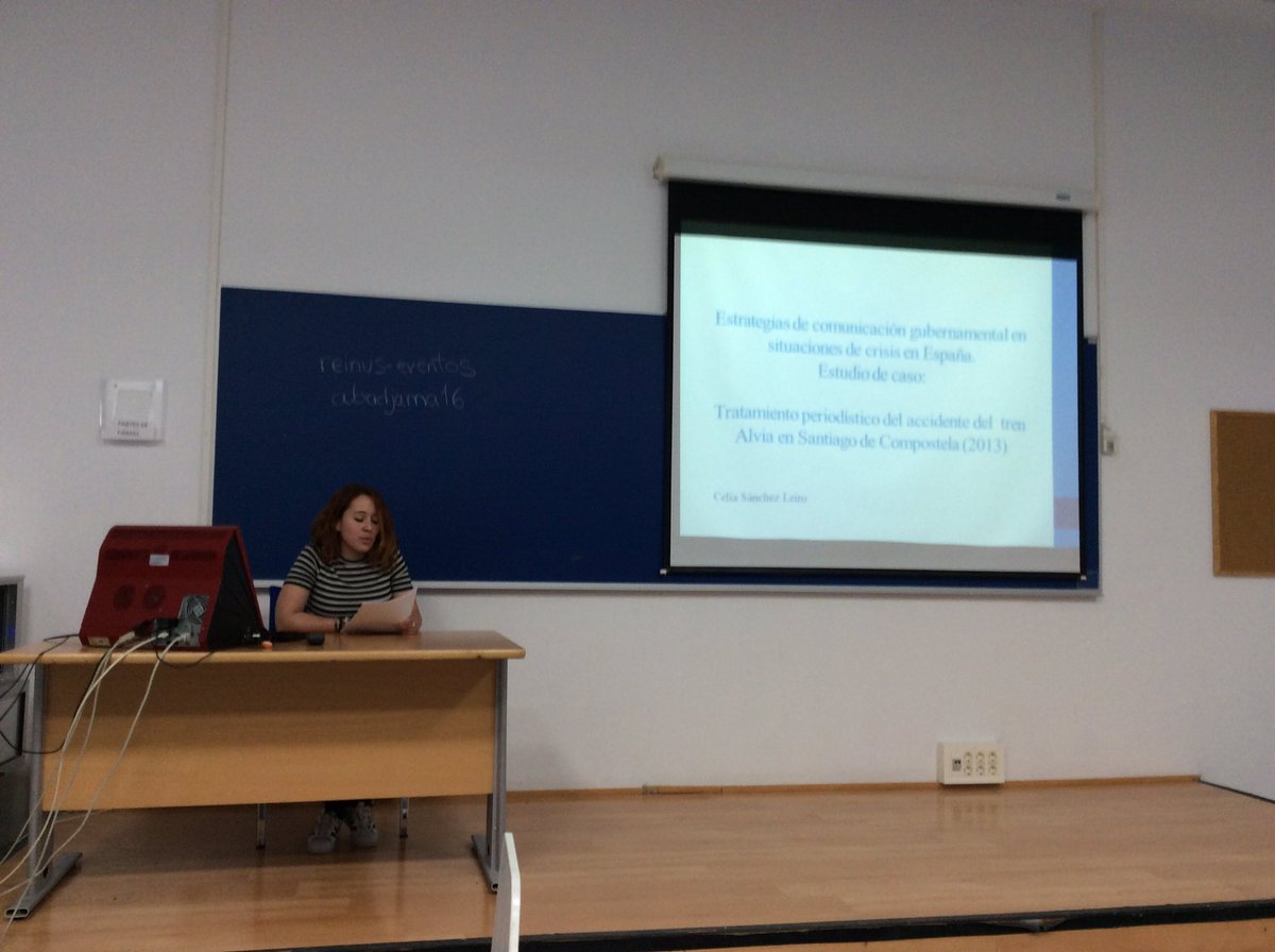 Pilarlimon's tweet photo. Celia del @DocComunicacion @unisevilla nos acerca las estrategias de crisis en el caso del accidente #AlviaSantiago #Simposio14 #CICYP17 https://t.co/rxSMRwc0rP