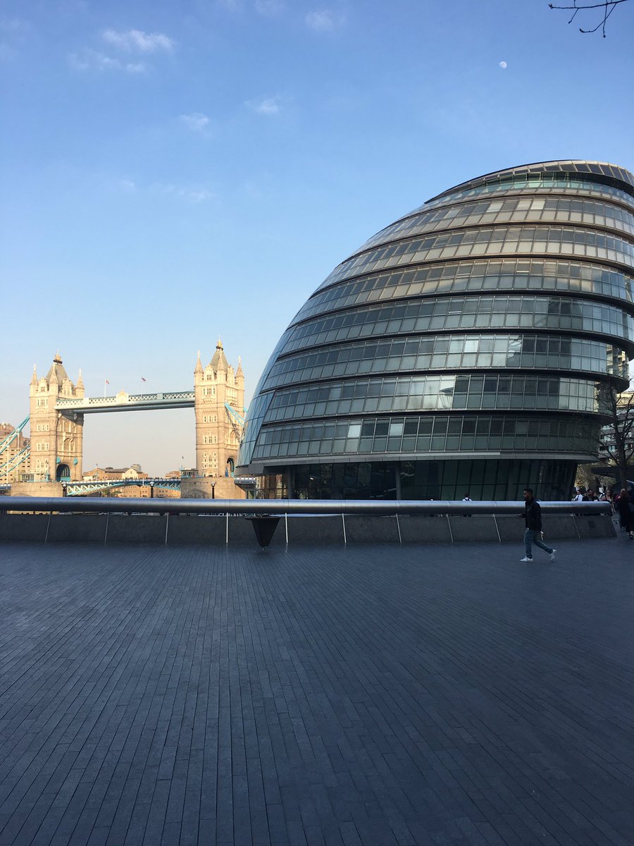RT CosmopolitanUK: We've arrived at City Hall for our housing debate with SadiqKhan #cosmohomemade