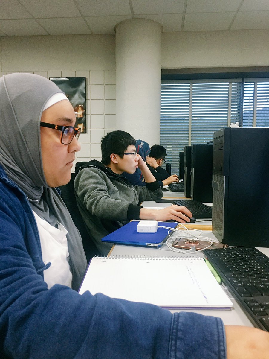 TowsonELC's tweet photo. Speaking 3 Ss work on presentations discussing #conservation #studyabroad #internationalstudents #YouAreWelcomeHere #englishprograms https://t.co/VhjoLzGKEj