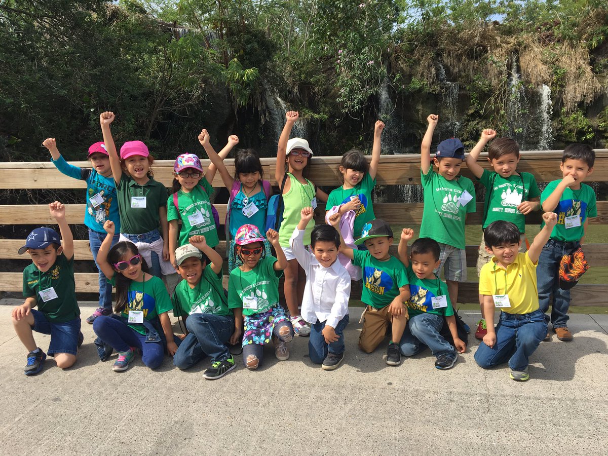Garcia2Isabel's tweet photo. At the zoo with my littles! https://t.co/uAqXWUz3M3