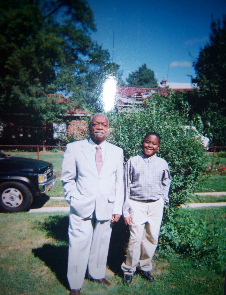 GeonardoShmurda's tweet photo. #ThrowbackThursday #Chubbydays me & uncle with his 90's Dormeuil suit 😂😂😂 https://t.co/aKtNuKBeSI