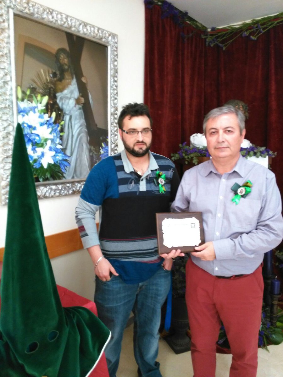 Nuestros cofrades Paco Noguera y Alberto Oscà hablan de #SetmanaSantaMarinera en la residencia  Ballesol de Valterna.