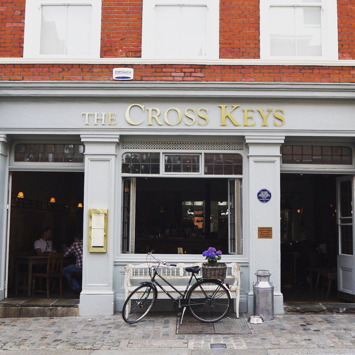 #SpringtimeinChelsea #greatpubs