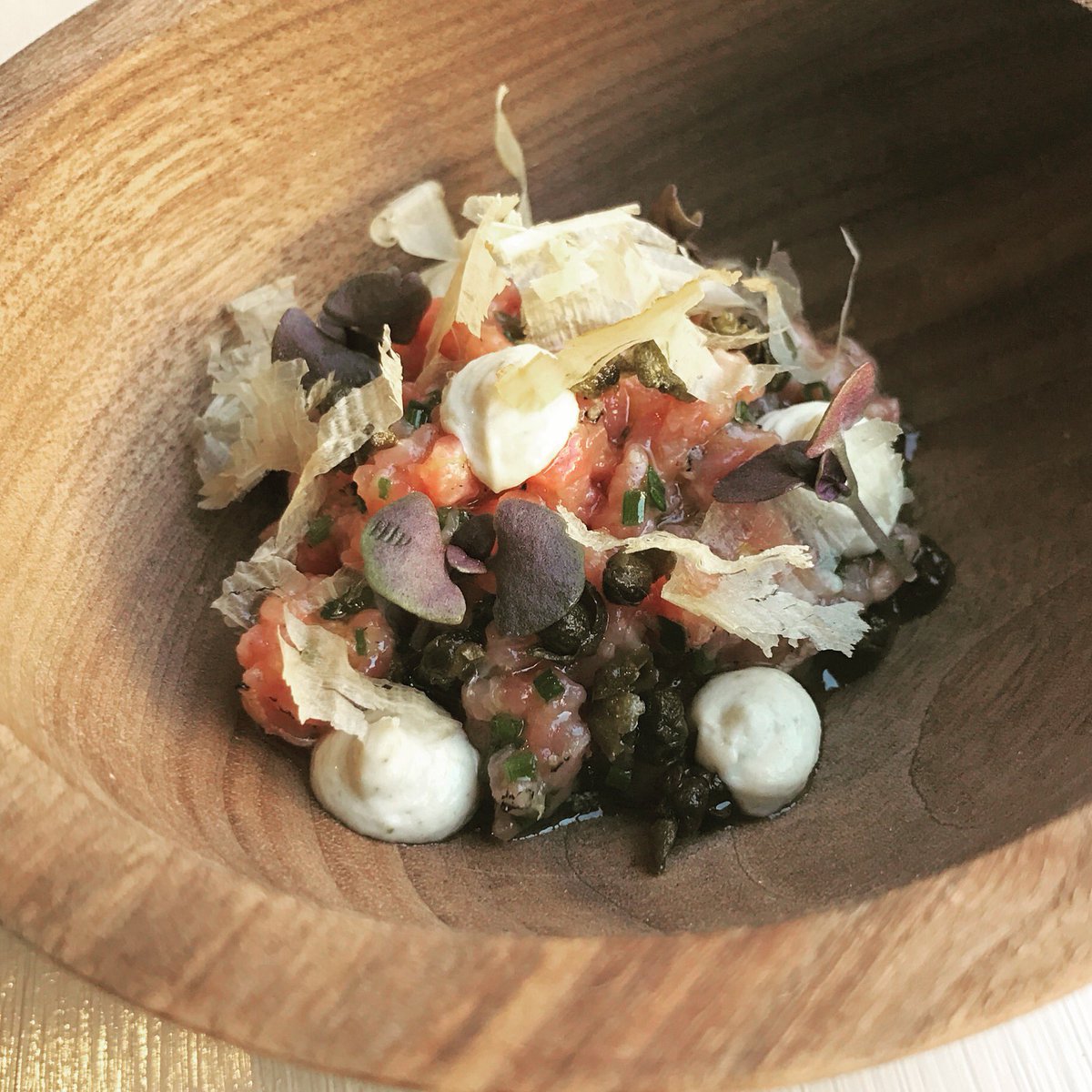 restaurantmyse's tweet photo. Rosé veal tartare with sauce tonnato, truffle and smoked bonito flakes.
#menuaveugle #york #yorkshire #Cochon #newdish #tastingmenu https://t.co/5McAZz48ER