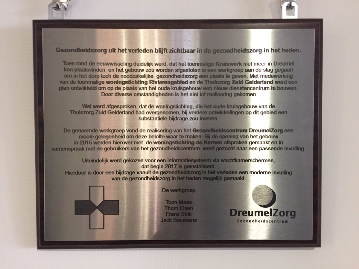 Onthulling plaquette en digitale infoborden in #gezondheidscentrum #Dreumelzorg. Waardering voor de werkgroep!