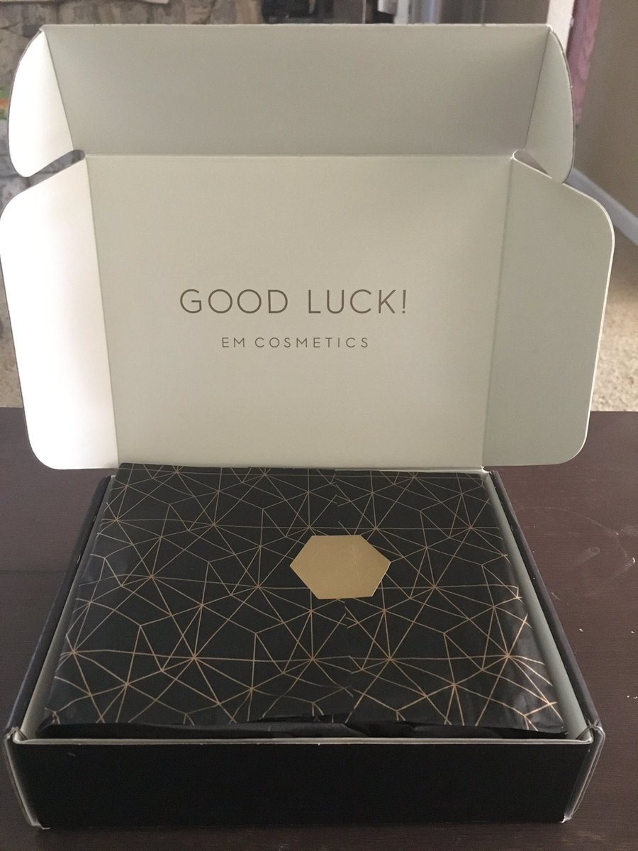 gingerlove729's tweet image. I can&apos;t wait to try this 😍😍😍💄💋 @emcosmetics @MichellePhan #emcosmetics